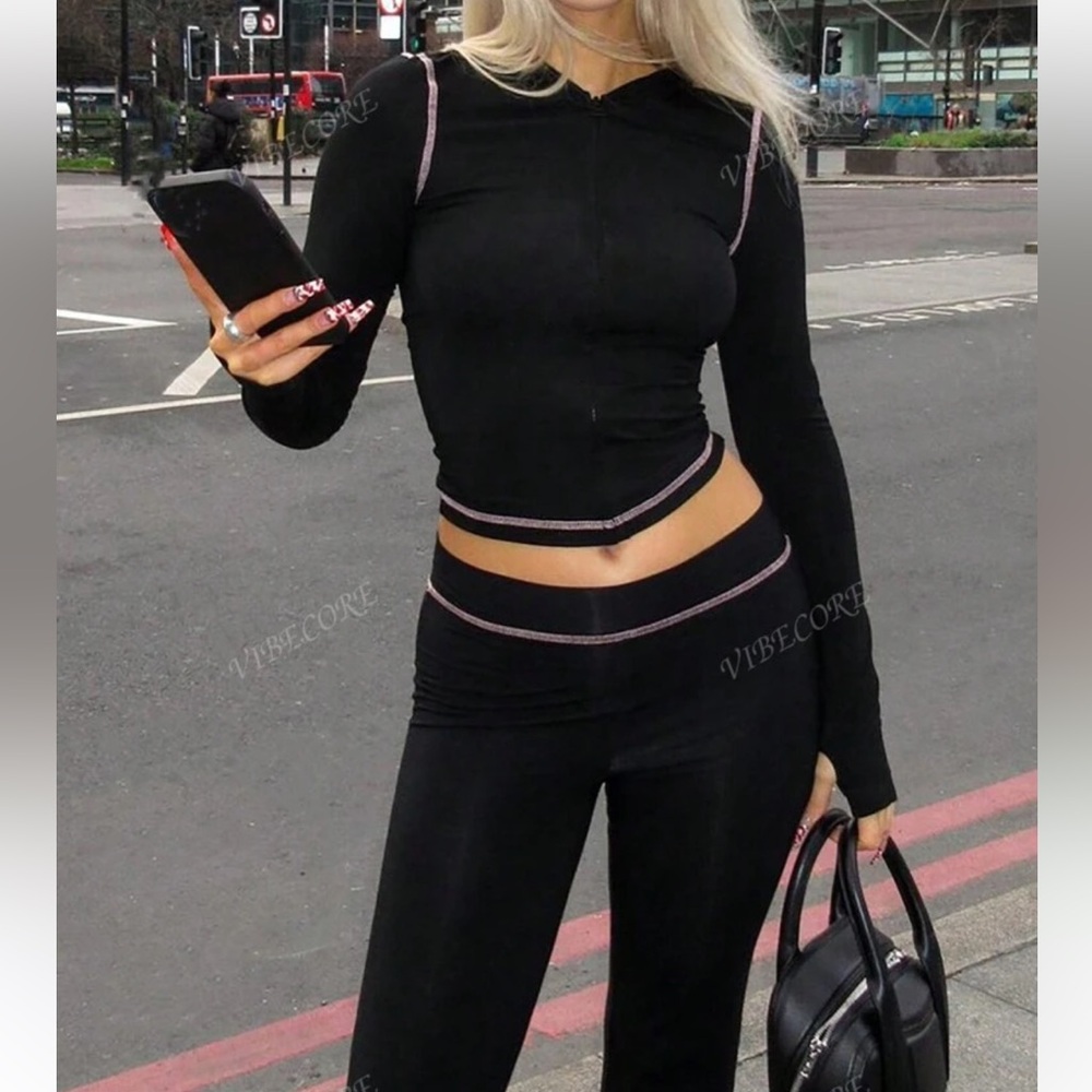 Black fitted flattering tracksuit set